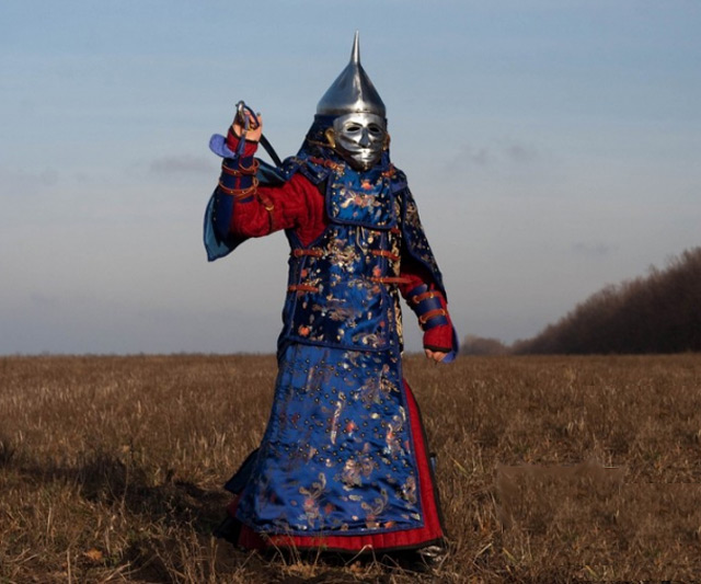 functional-mongol-armor-suit-4584.jpg