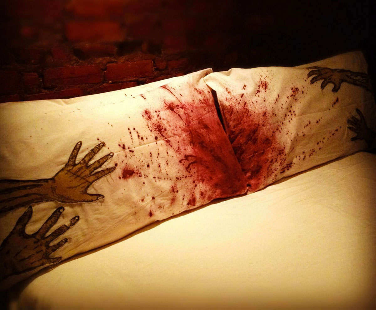 Zombie Apocalypse Bedding | DudeIWantThat.